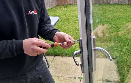 LockRite Market Deeping Locksmith Removing a Door Handle